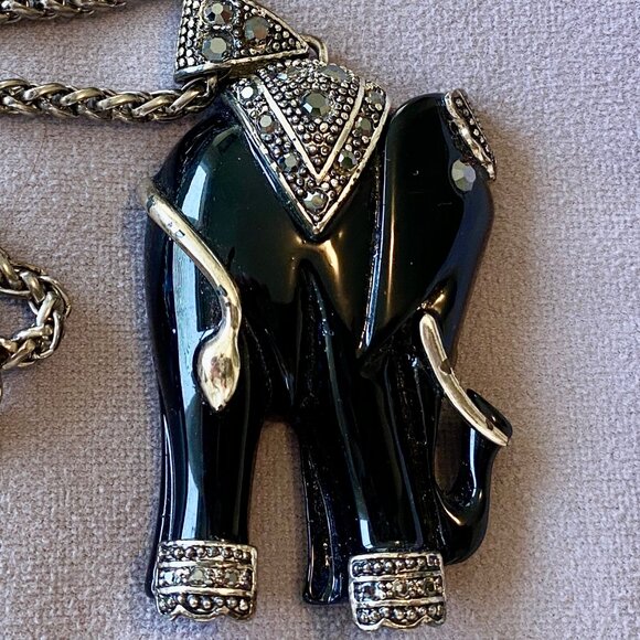 Vintage Elephant Necklace~Lightweight Resin Marcasite Accents 28" Chain - Picture 4 of 6